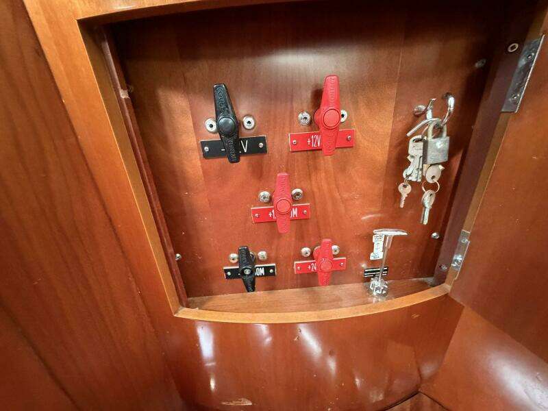 Nae Hassle 57ft Beneteau Yacht For Sale