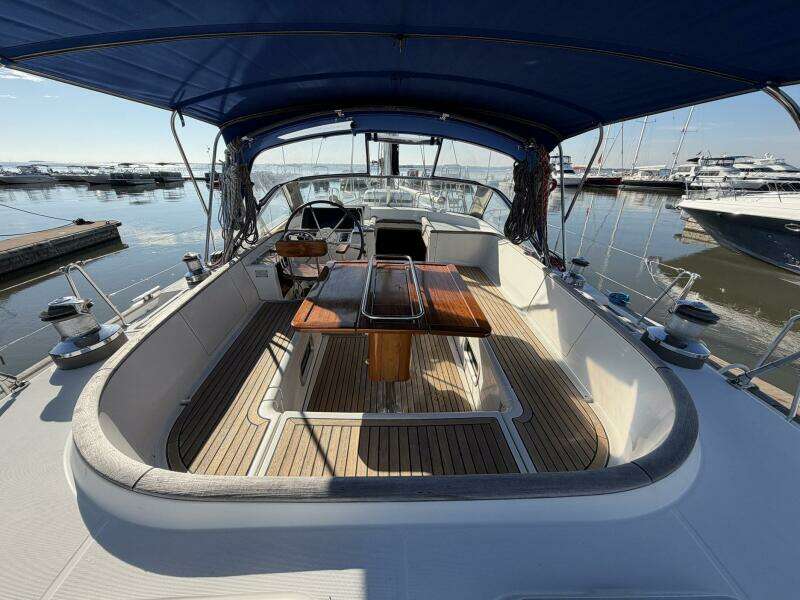 Nae Hassle 57ft Beneteau Yacht For Sale