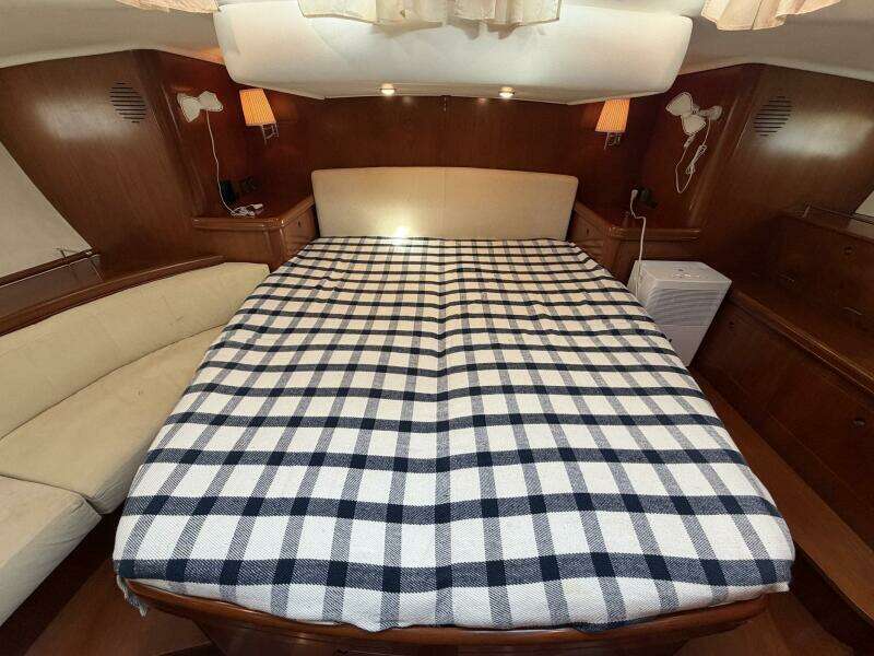 Nae Hassle 57ft Beneteau Yacht For Sale