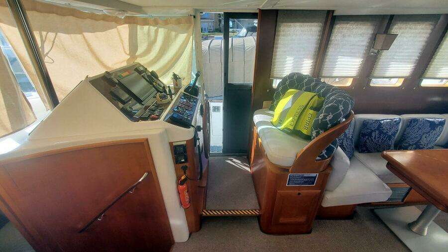 Lower Helm Starboard