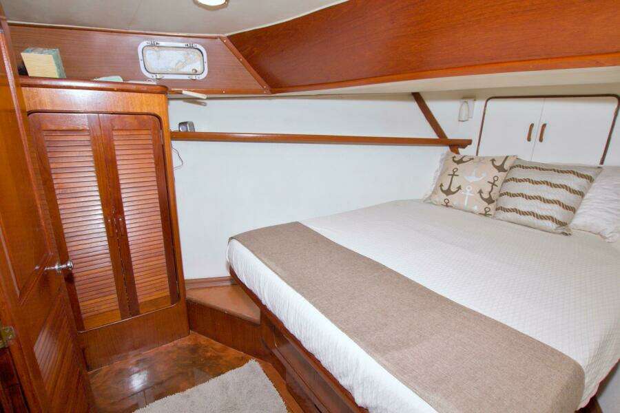 Moonlighter 44ft Gulfstar Yacht For Sale