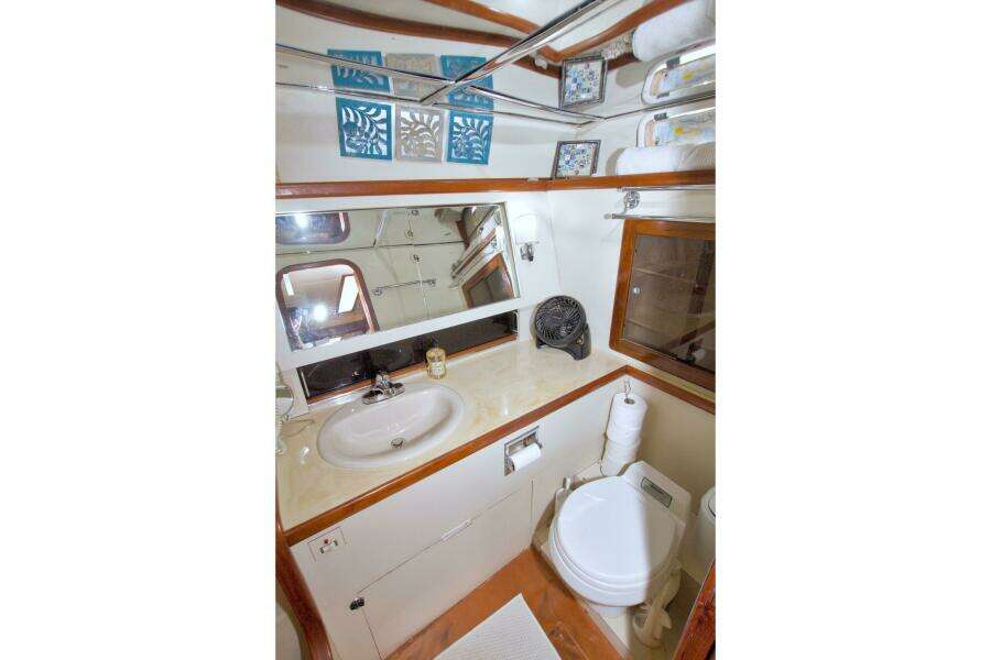Moonlighter 44ft Gulfstar Yacht For Sale