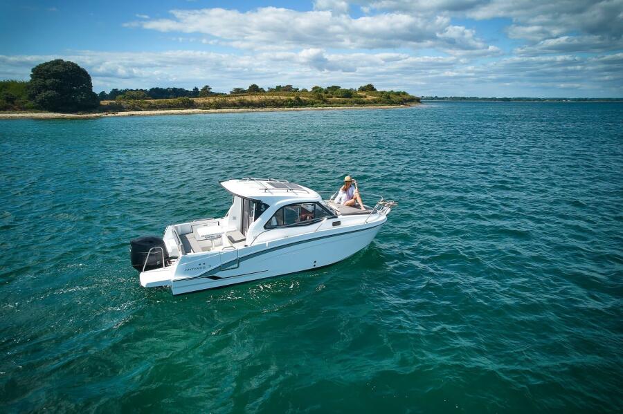 2027 Beneteau Antares 7