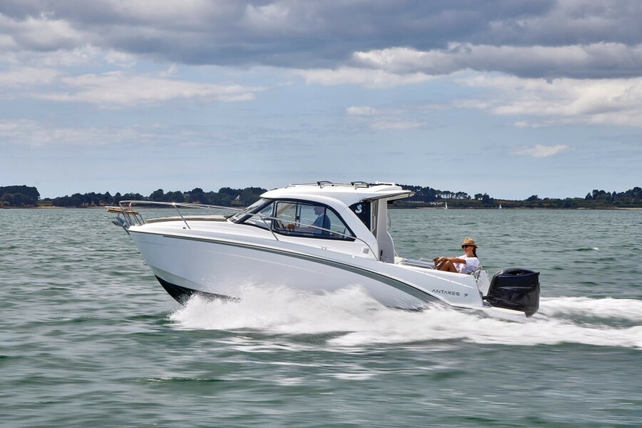 2027 Beneteau Antares 7