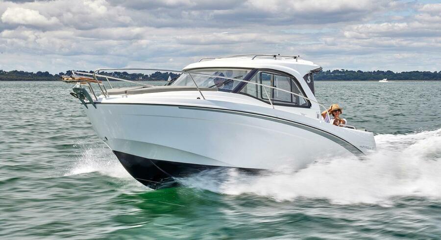 2027 Beneteau Antares 7
