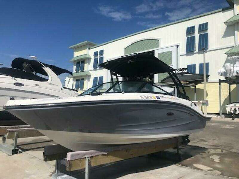 19ft Sea Ray Yacht For Sale