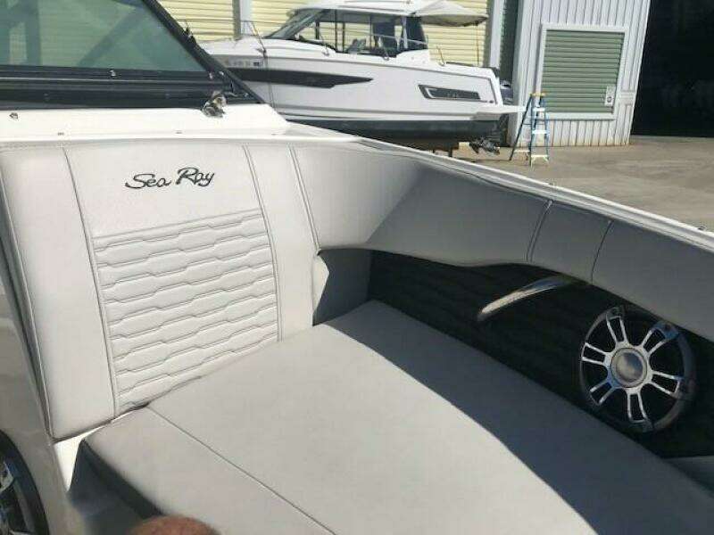 19ft Sea Ray Yacht For Sale