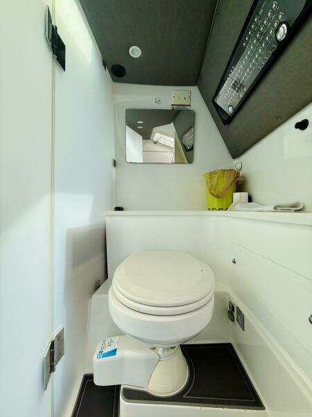 37ft Axopar Yacht For Sale