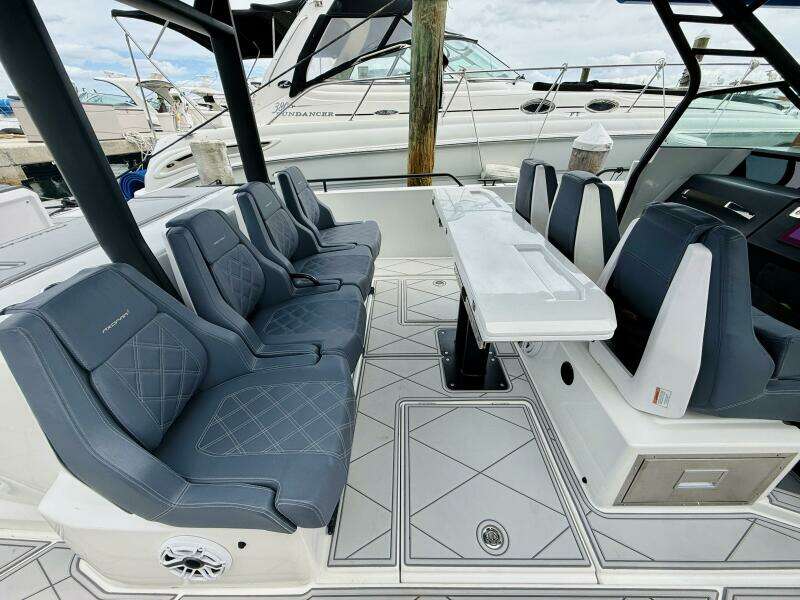 37ft Axopar Yacht For Sale