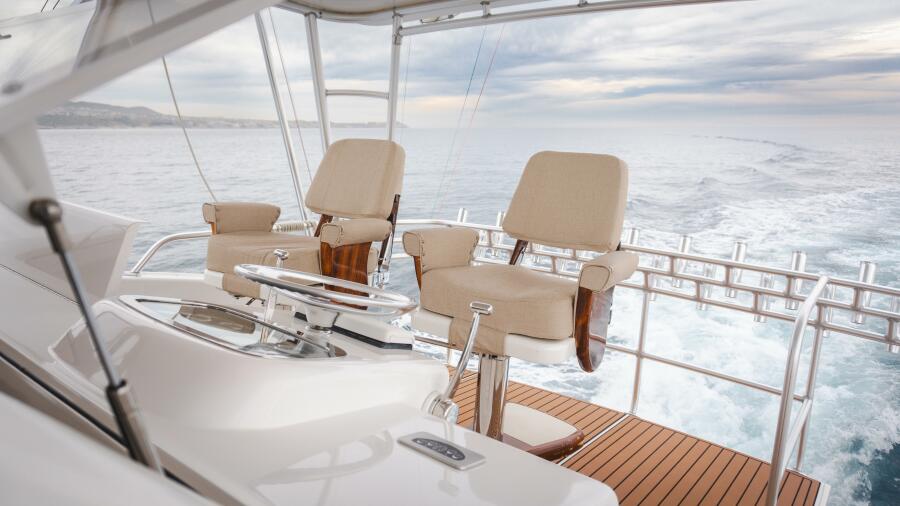 55' 2000 Viking 55 Convertible