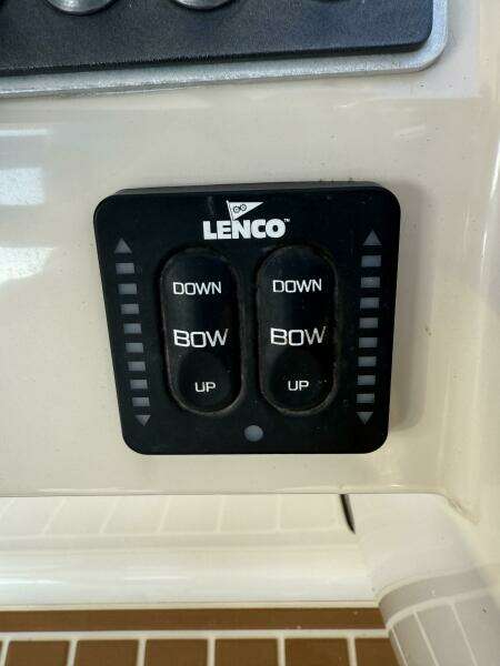 27ft Boston Whaler Yacht For Sale