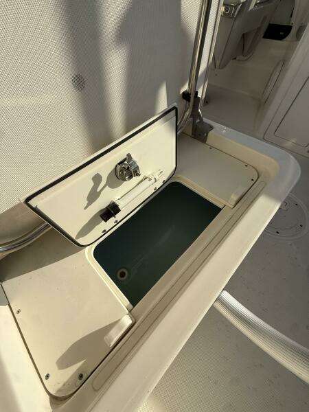 27ft Boston Whaler Yacht For Sale