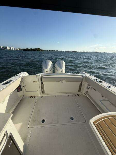 27ft Boston Whaler Yacht For Sale