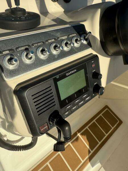 27ft Boston Whaler Yacht For Sale