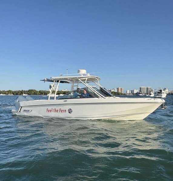 27ft Boston Whaler Yacht For Sale