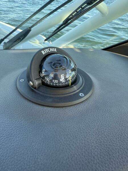 27ft Boston Whaler Yacht For Sale