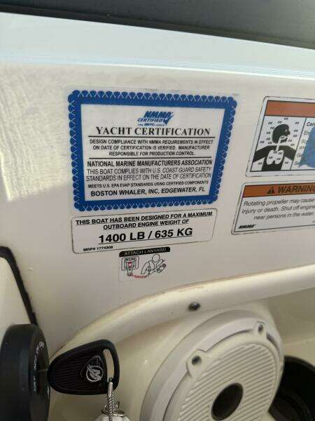 27ft Boston Whaler Yacht For Sale