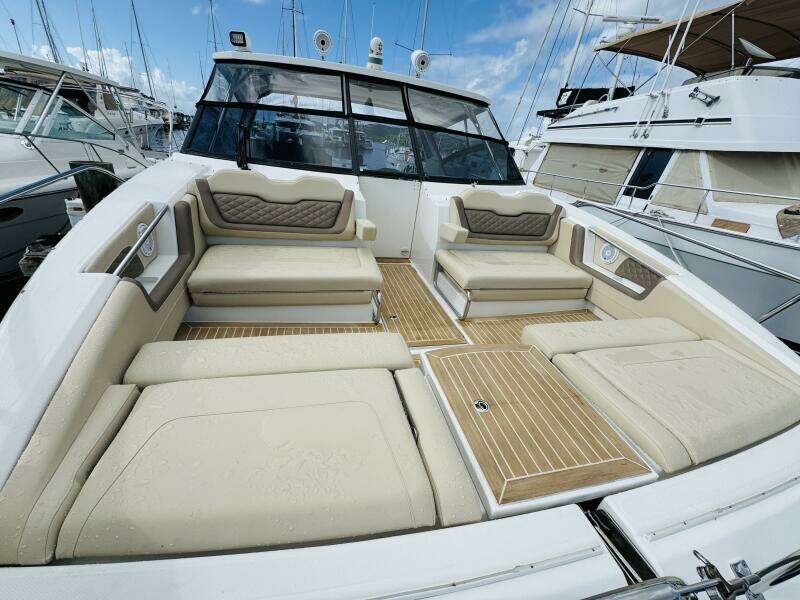 Island Jewel 36ft Aquila Yacht For Sale