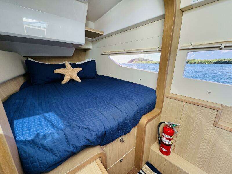 Island Jewel 36ft Aquila Yacht For Sale