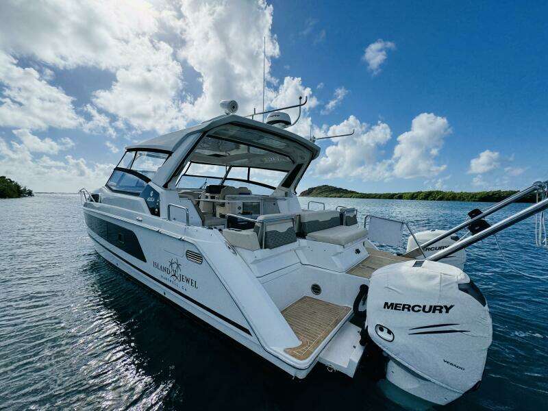Island Jewel 36ft Aquila Yacht For Sale