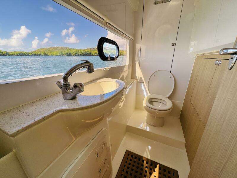 Island Jewel 36ft Aquila Yacht For Sale