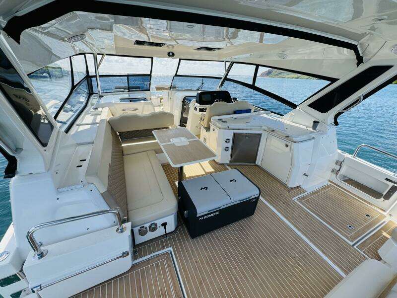 Island Jewel 36ft Aquila Yacht For Sale