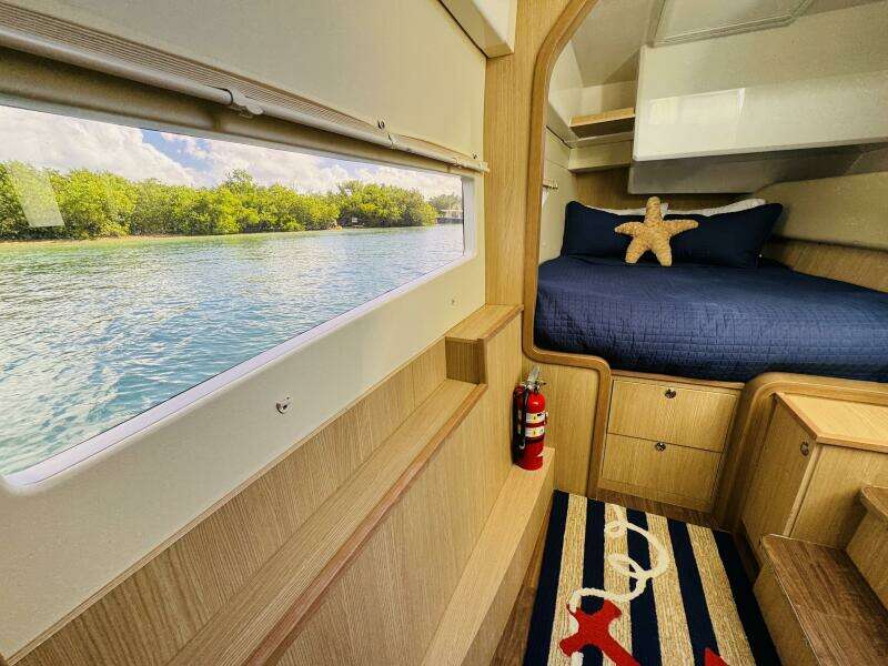 Island Jewel 36ft Aquila Yacht For Sale