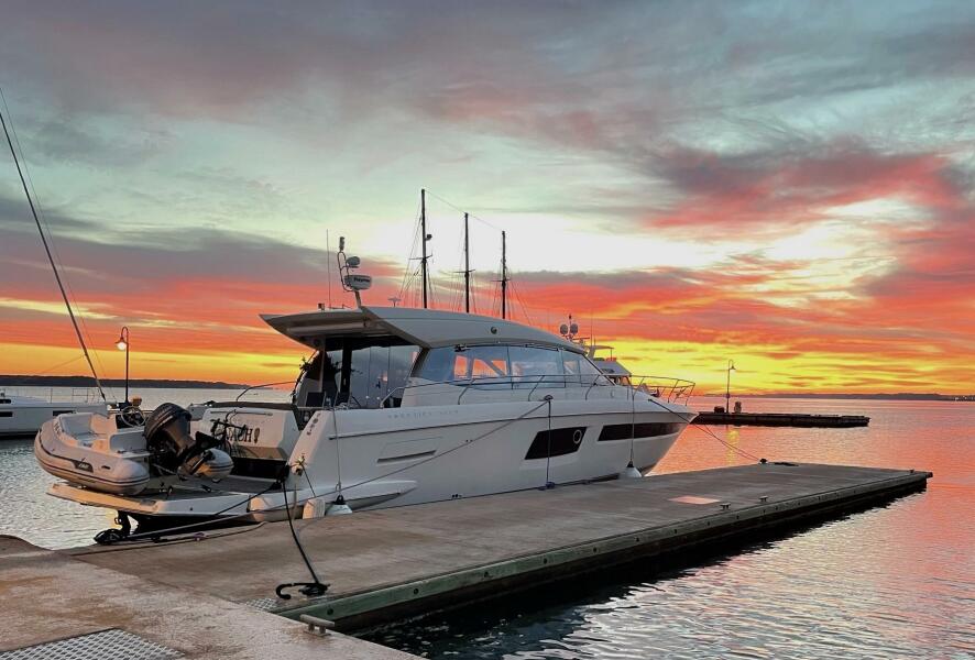 50' 2017 Prestige 500S