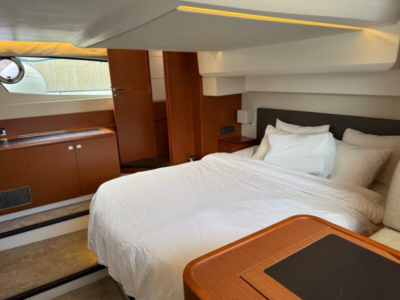 50' 2017 Prestige 500S