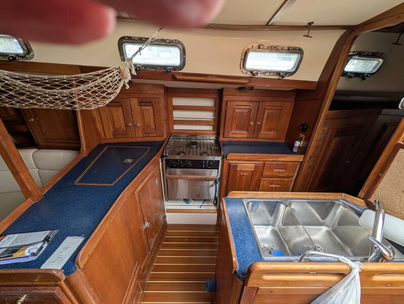 37' 2001 Tartan 3700