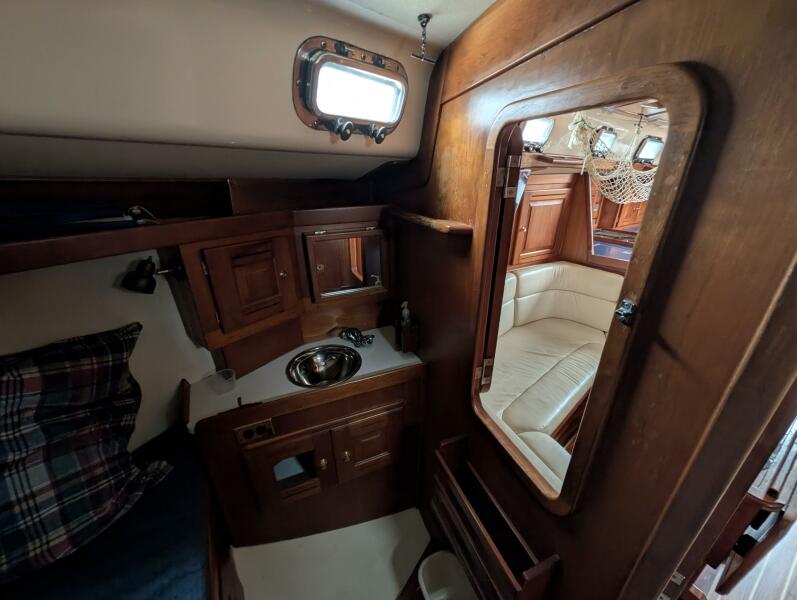 37' 2001 Tartan 3700