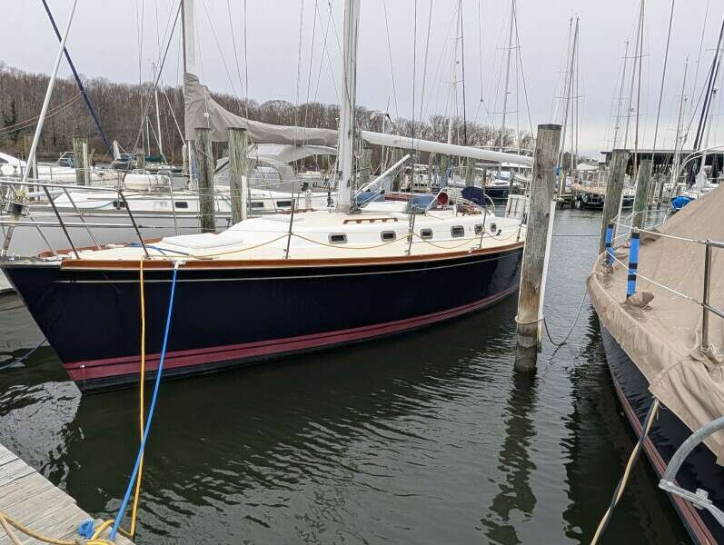Thistle 37ft Tartan Yacht For Sale