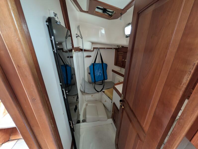 37' 2001 Tartan 3700