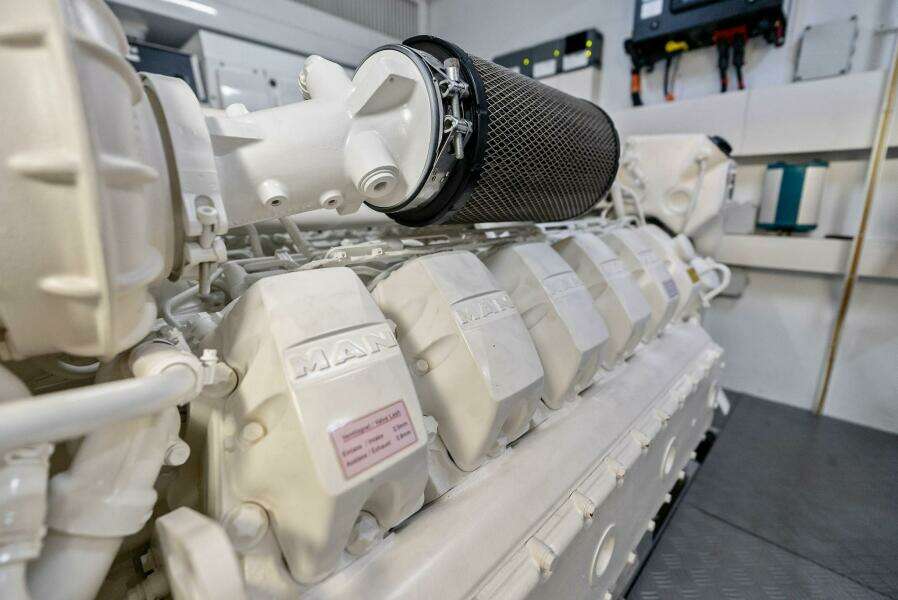 SANTA MARIA 72ft Ferretti Yachts Yacht For Sale