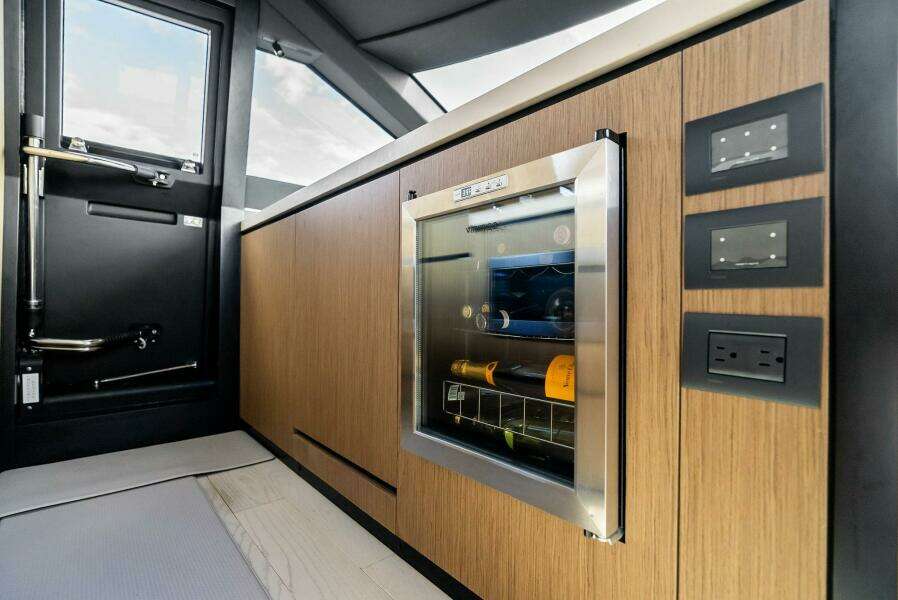 SANTA MARIA 72ft Ferretti Yachts Yacht For Sale