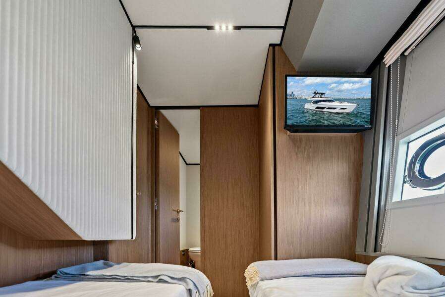 SANTA MARIA 72ft Ferretti Yachts Yacht For Sale