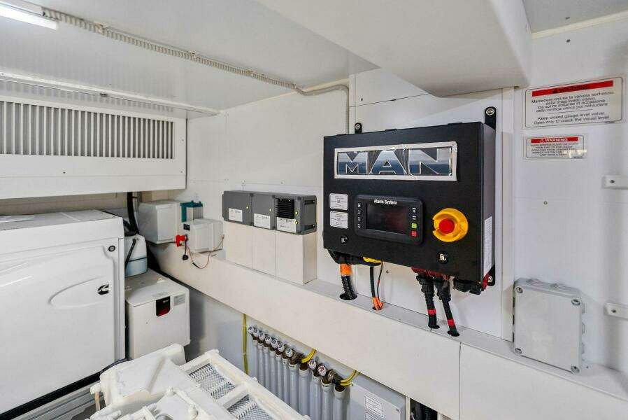 SANTA MARIA 72ft Ferretti Yachts Yacht For Sale