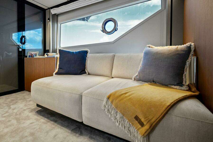 SANTA MARIA 72ft Ferretti Yachts Yacht For Sale