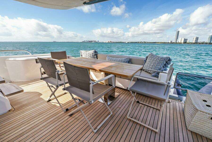 SANTA MARIA 72ft Ferretti Yachts Yacht For Sale