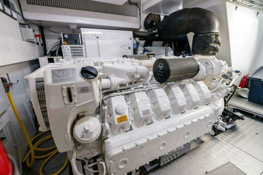 SANTA MARIA 72ft Ferretti Yachts Yacht For Sale