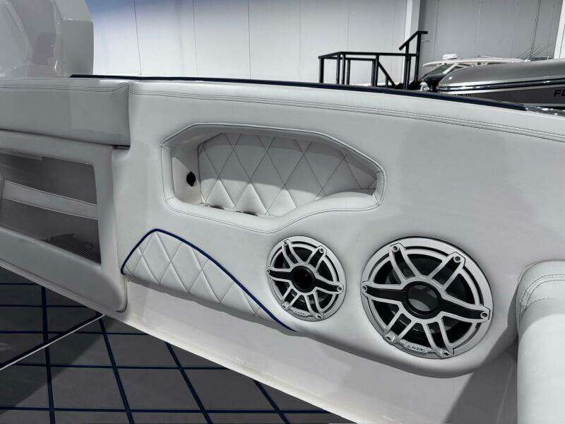 39ft Deep Impact Yacht For Sale