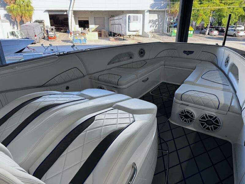 39ft Deep Impact Yacht For Sale