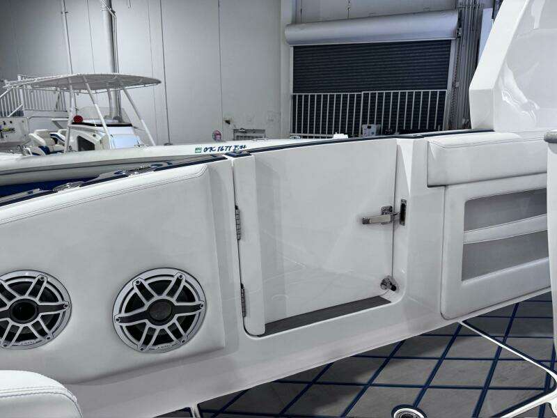 39ft Deep Impact Yacht For Sale