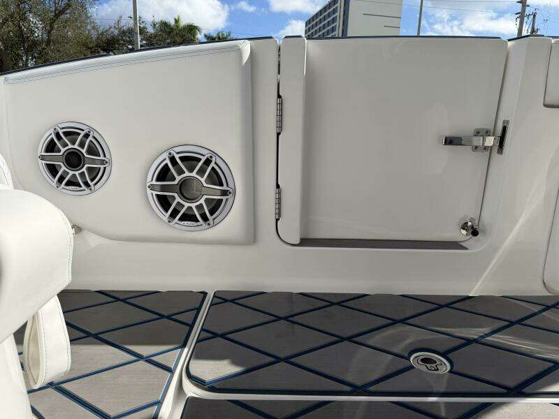 39ft Deep Impact Yacht For Sale