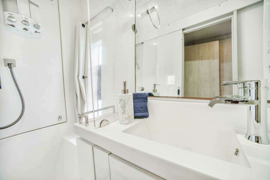 DEEP BLUE 58ft Leopard Yacht For Sale