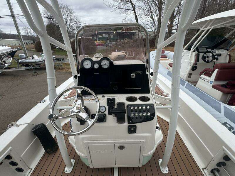 23ft NauticStar Yacht For Sale