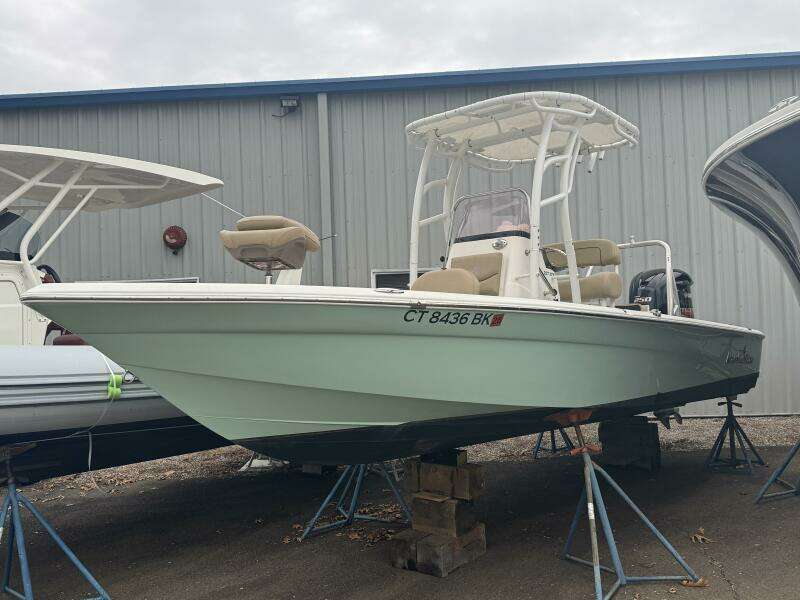 23ft NauticStar Yacht For Sale