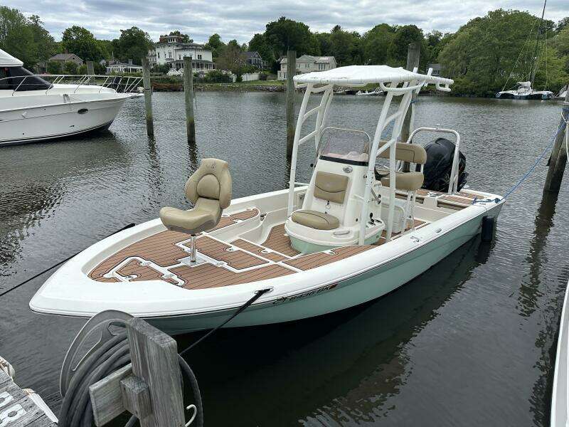 23ft NauticStar Yacht For Sale