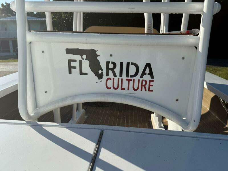 18ft Dolphin Yacht For Sale