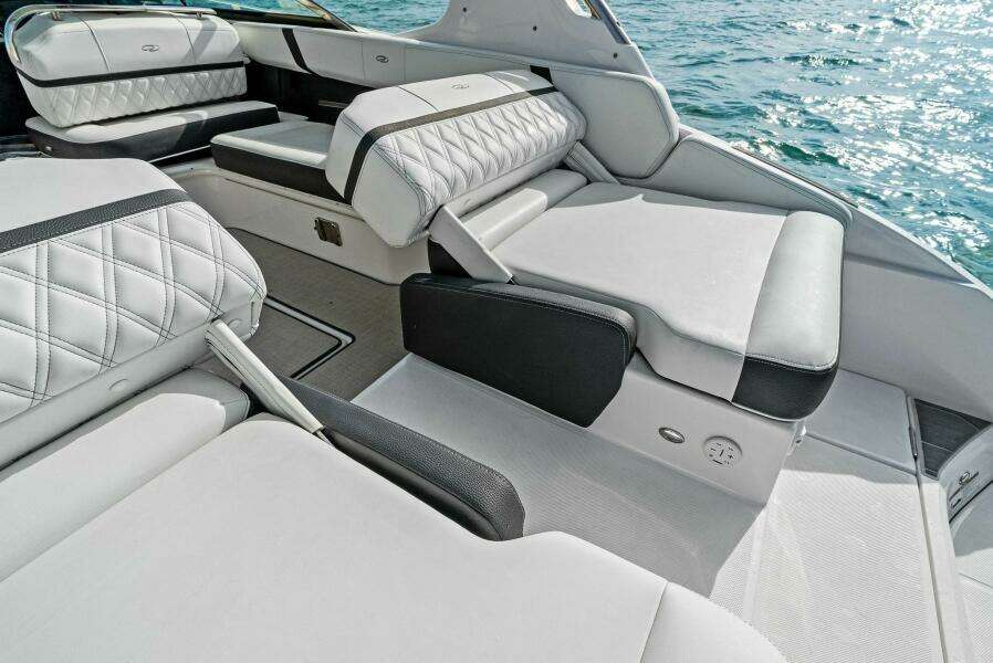 2023 Regal 29 OBX